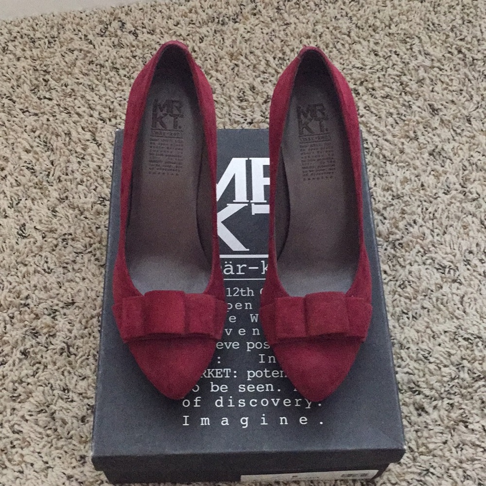 Bordeaux color closed toe heels